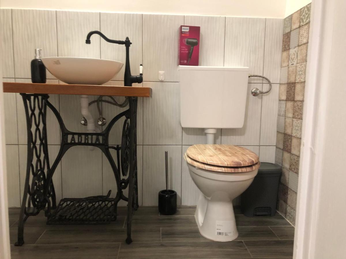 Mormota Vendeghaz Apartment Mezokovesd Ngoại thất bức ảnh