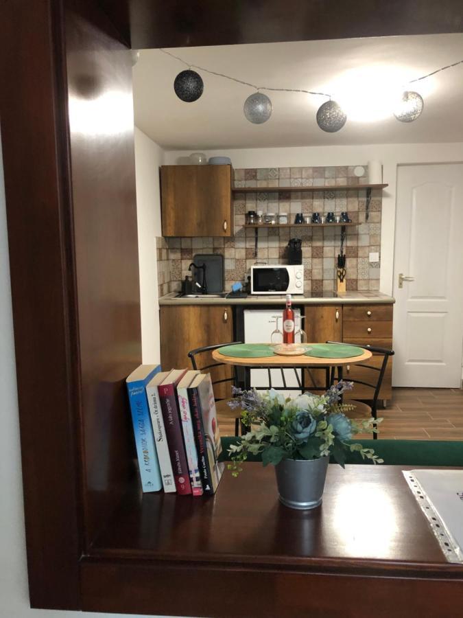 Mormota Vendeghaz Apartment Mezokovesd Ngoại thất bức ảnh